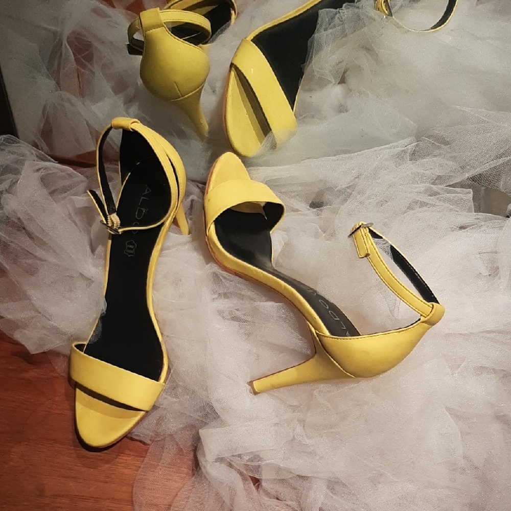 Aldo Leather Sunny🍋Yellow Strappy Heels Size 9